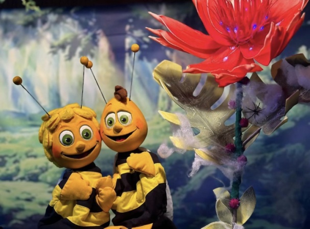 Biene Maja und die Funkelblüte